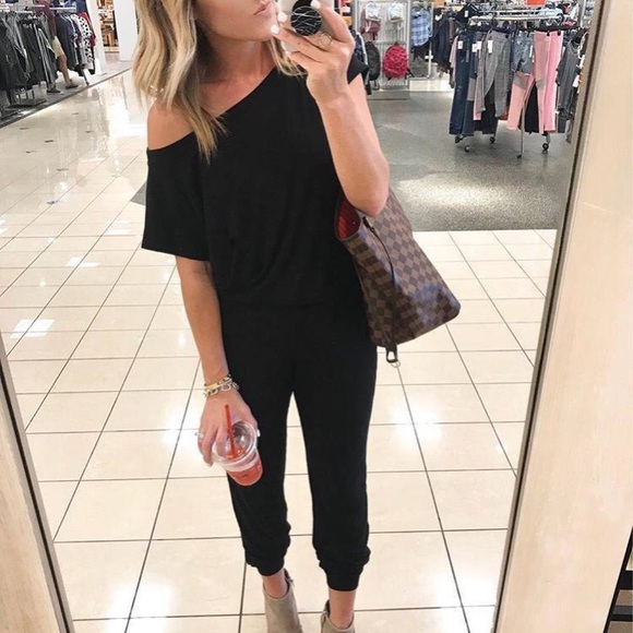 Adorable black jumpsuit - Picture 3 of 5